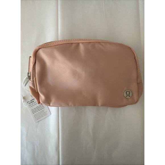 Lululemon Everywhere Belt Bag 1L Pink Crossbody Waist Belt Bag 2025 NWT - Picture 1 of 8